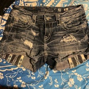 Size 28 easy miss me shorts